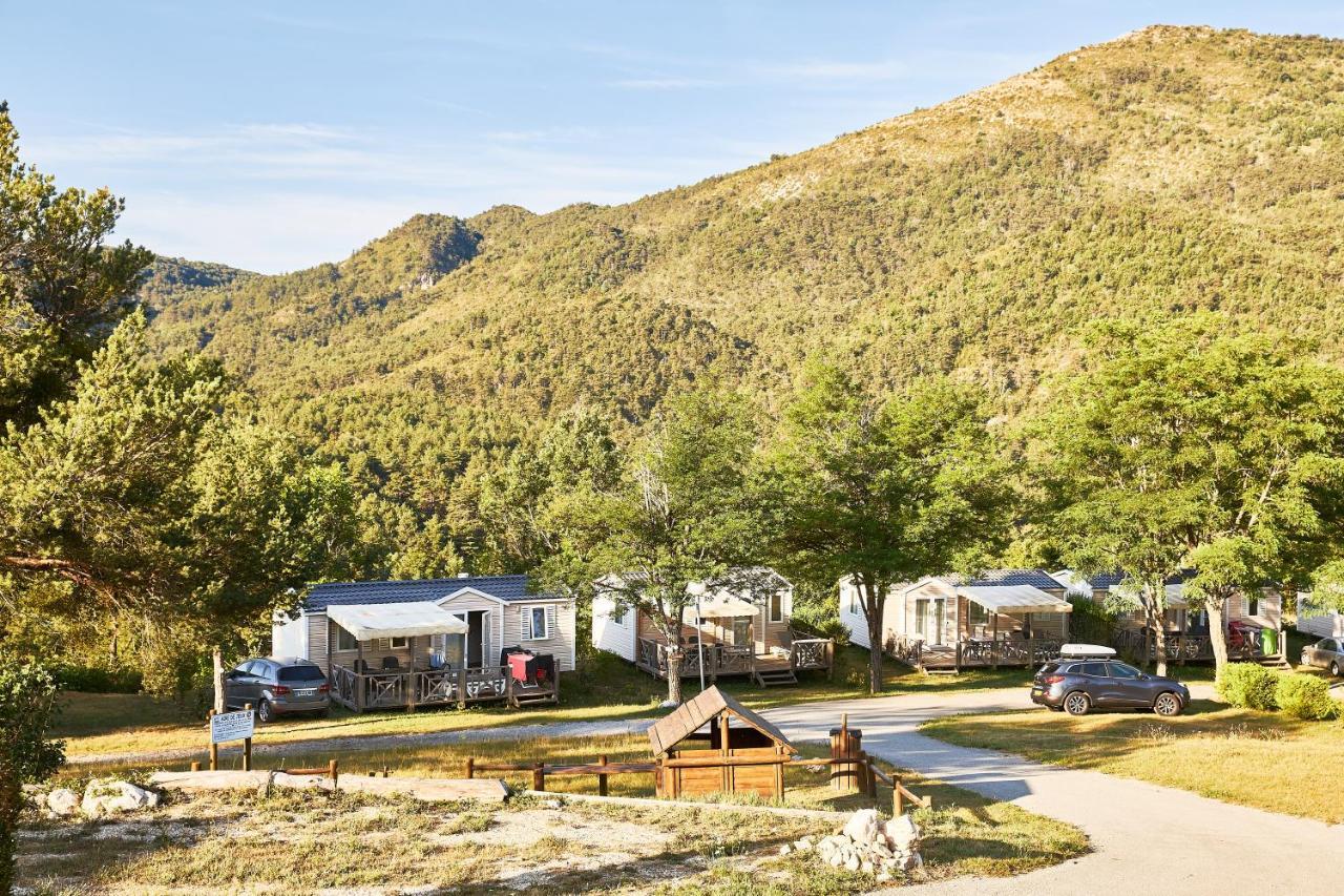 Hotel Camping RCN Les Collines de Castellane Esterno foto