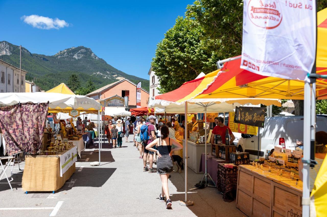 Hotel Camping RCN Les Collines de Castellane Esterno foto